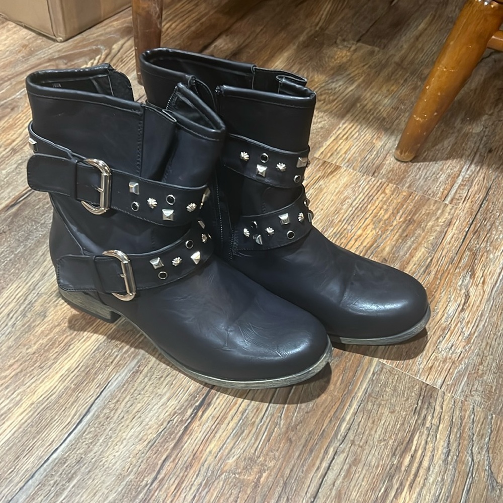 Black Boots